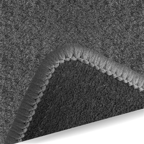 Tapis avant sur mesure pour monospace qualité Grand Tourisme gris