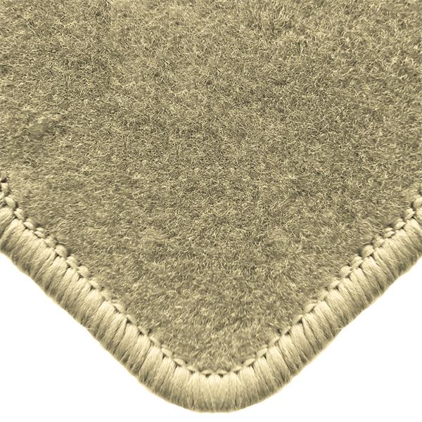 Tapis avant sur mesure qualité Grand Tourisme beige