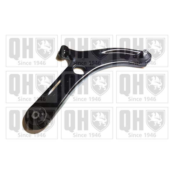 1 triangle de suspension droit Quinton Hazell QSA2676S