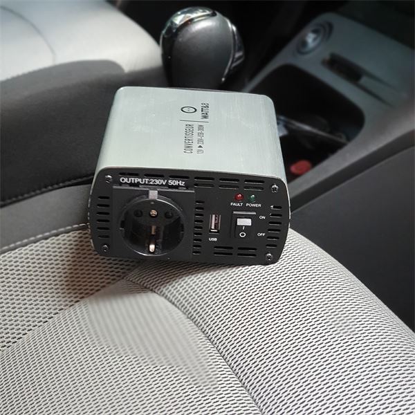 Convertisseur électrique 12/230 Volts 300 Watts USB Watt and Co