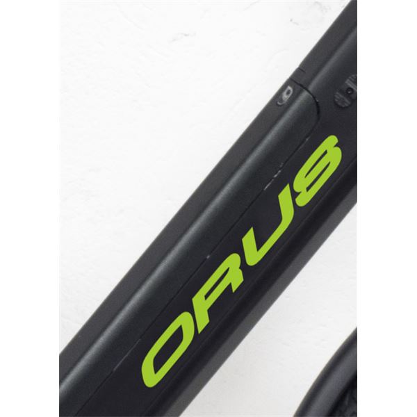 Vélo de ville électrique mixte Orus E8400