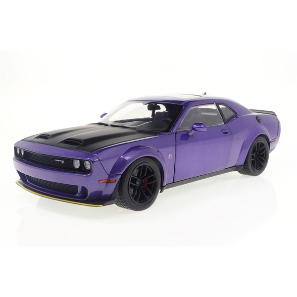 Voiture 1:18 ème Dodge Challenger Violet 2020