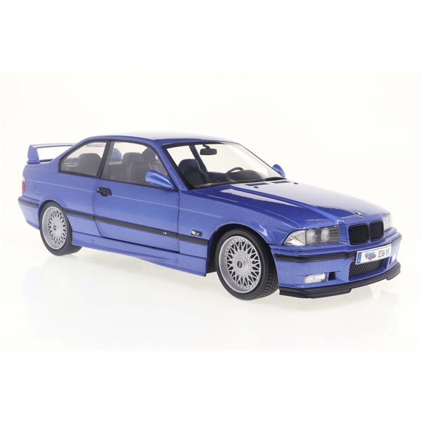 Voiture 1:18 ème BMW Coupé Bleu 1996