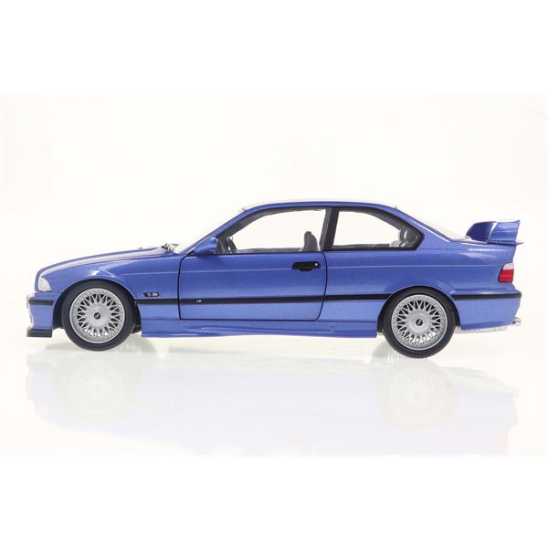 Voiture 1:18 ème BMW Coupé Bleu 1996