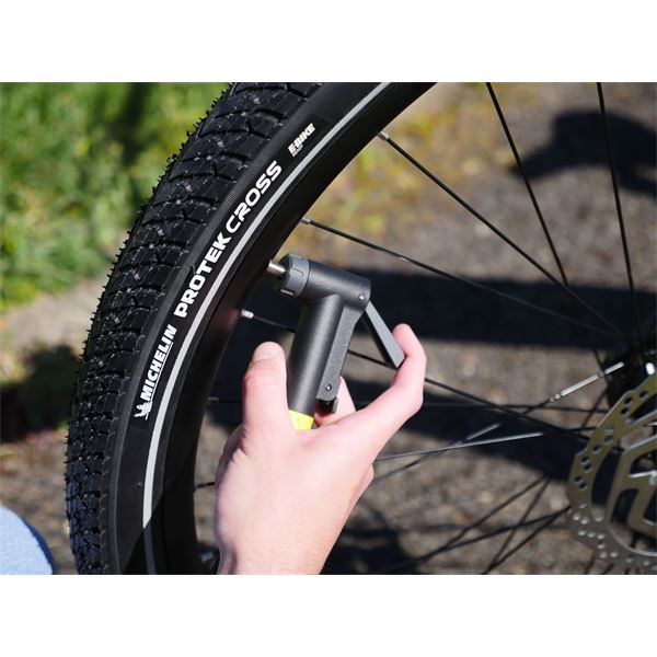 Pompe à Pied pour vélo Air Control MICHELIN