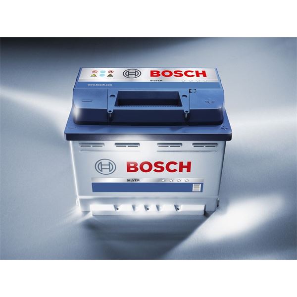 Batterie voiture Bosch S4-024 - 60Ah / 540A - 12V